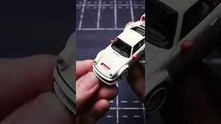 POP RACE 1:64 SINGER DLS TURBO (TRACK) - WHITE