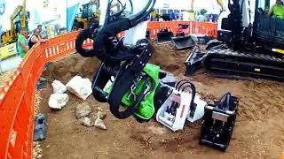 TiltRotator HKS, Bobcat, E85, Tiltrotator, TR 90, Oilquick, Fr&auml;se, Erkat, Tiefbau Live