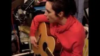 Isy Suttie sings the Answer Me This! email jingle