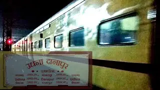 First Run With Utkrisht Rake || 19064 Danapur-udhna express at Mughalsarai railyard