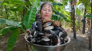 Boiled mini oyster with Prahok sauce!!