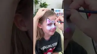 Purr-fect Art: Little One&rsquo;s White Cat Face Paint Magic​