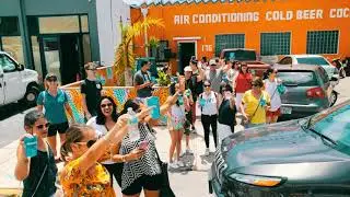 Bar Crawl in Wynwood Miami