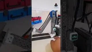 Brazo con Motor, Relación de Engranes, Piñón, Cadena Activado por Touch Led  