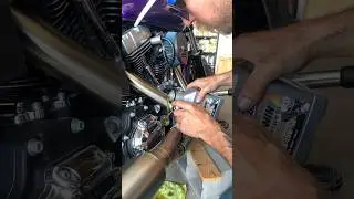 Quick Tip: Pouring oil without a funnel. #harleydavidson #motorcycle #quicktips #howto #bikelife