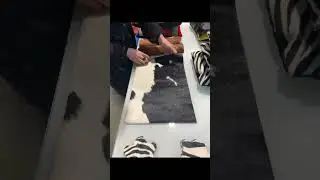Ajoutez une touche d&rsquo;&eacute;l&eacute;gance &agrave; votre table avec nos sets de table en peau de vache de haute qualit&eacute;