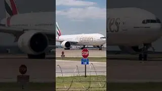 Emirates🇦🇪 777 Closed By In Dallas #mustsee #aviation #dubai