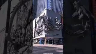 Incredible 3D animation on billboards in Tokyo.