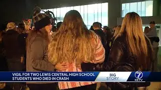 Dozens attend vigil for Lewis Central students killed in crash