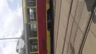 У Києві трамвай протаранив три авто [Відео]