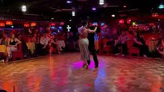 Karina Antonucci y Lucas Chidichimo bailan 
