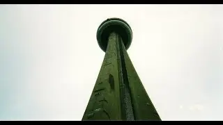 CN Tower (LookOut, Glass Floor and SkyPod Footage 2001) - Toronto Canada