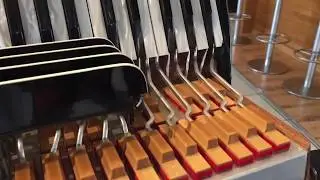 Crucianelli Modell 414 Klangprobe Doppel Tremolo (Mussette)Tipo A-Mano Akkordeon/Accordion