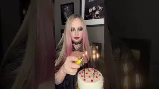 Happy birthday to me! 🎈 #possessedmakeup #gothgirl #goth #birthdayidea