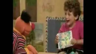 Sesame Street - Ernie's show and tell - Spin art