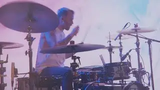 girlfriends - Sugar On Her Lips [LIVE FROM THE ROXY]