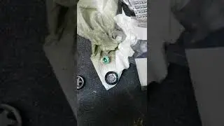 Changing oil sight glass on KTM Husqvarna