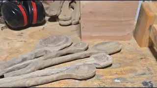 Friday shop stream, making a bandsaw box and finishing some spoons