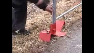 Aufstellen eines Bauzauns mit alternativen Befestigungsf&uuml;&szlig;en