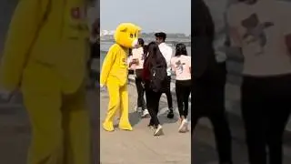Teddy bear prank with girls 🤣🤣 #teddybearpranks #funny #teddyreaction #prank #memes