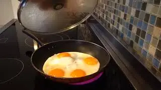 how to fry eggs without oil