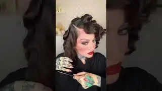 The Marcellers from the 1920&rsquo;s turned me into a disco diva 😆 #vintage #hairtutorial