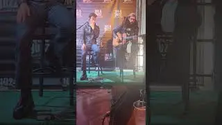 Des Rocs acoustic 102.9 the buzz 11.16.2023 Nashville