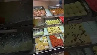 🍬 Lahore best meethai-Bundu khan🇵🇰 #bundukhan #meethai #streetfoodlahore #eiduladha2023 #sweets