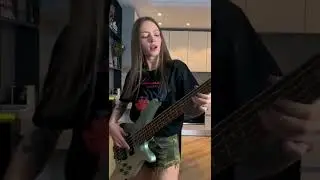 Black Sabbath - Iron Man (Bass cover) #shorts