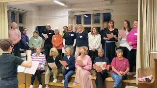 VE80 - 1000 Buskerteers Choir Members Sing 'White Cliffs of Dover'
