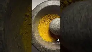Nature Crafts: How to Make Paint from Marigold Flowers #shorts #art