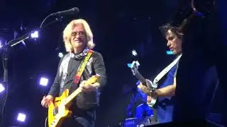 Hall and Oates - Say It Isn't So - Live - Gexa Energy Pavilion - Dallas TX - May 13, 2016