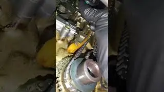 Honda K24 Timing Tensioner Pin Pull 📌👀👌 #shorts #honda #k24 #timingchain #tensioner