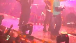 BIGBANG - Hot @ YG Family Concert Fancam (101204)