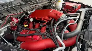 Двигатель Ram 1500 hemi с турбонаддувом и распредвалом на базе e85 заводится и ходит вокруг.