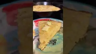 CORNbread 😋💛🌽  #corn #recieps #cornbread #cozy #cooking #baking #delicious #yummy