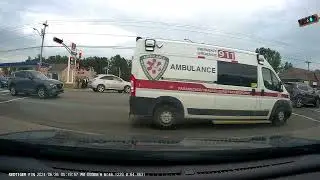 Dashcam Fails , Close calls At a unsafe traffic light