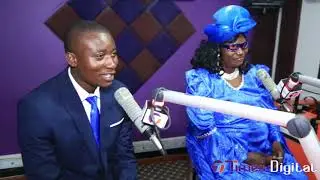 HILI NI BALAAH!!!KIJANA WA MIAKA 23 AONYESHANA MAHABA NA MWANAMMKE WA MIAKA 61