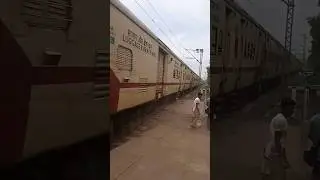Dangerous 18044 Bhadrak - Howrah BAGHA JATIN EXPRESS Raises Massive Dust Storm 😨🔥 #shorts