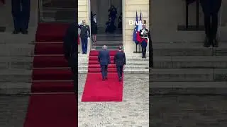 Le nouveau Premier ministre S&eacute;bastien Lecornu est arriv&eacute; &agrave; Matignon pour remplacer Fran&ccedil;ois Bayrou.
