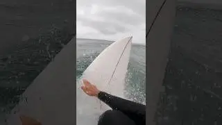17-year-old prodigy does an unimaginable turn and hits the lip! #surf