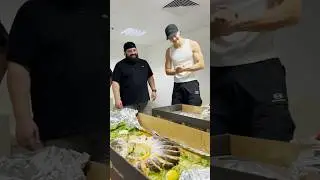 Угостили нашими блюдами Нурлана Сабурова и Тамби😍 Желаем творческих успехов ребятам!❤️