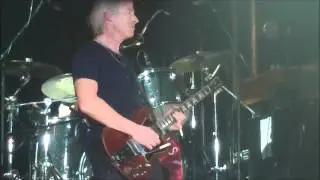 AWESOME! Paul Weller guitar solo LIVE