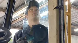 Working with self-locking gasket and heavy equipment glass.