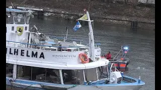 (Schiff in Stuttgart droht zu sinken) Einsatz Feuerwehr Stuttgart