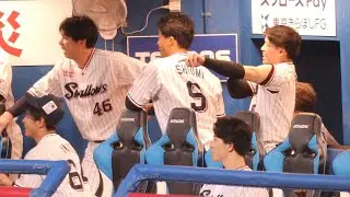 【スタメン発表】1番センター塩見で盛り上がるベンチ　#swallows #塩見泰隆 