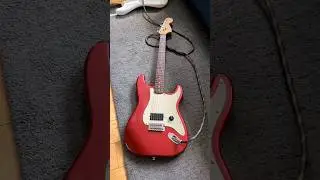Дешевые Squier Stratocasters просто потрясающие...