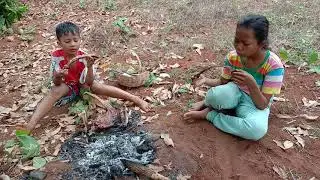 primitive k h eating delicious smart girl and boy cooking pork rib