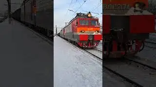 ВЛ11М-217А/ВЛ11М-218 с грузовым поездом следует мимо ст. Которосль