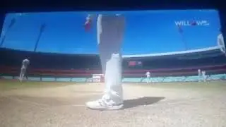 cheating ..Australia's player Steve Smith cheating video ||removed pant's foots marks😡😡